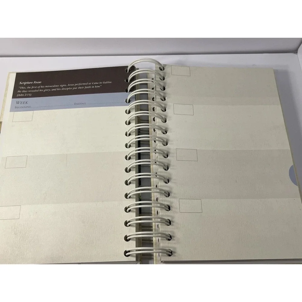 Whispers‎ of Hope Daily Planner with Devotional by Beth Moore, Spiral bound